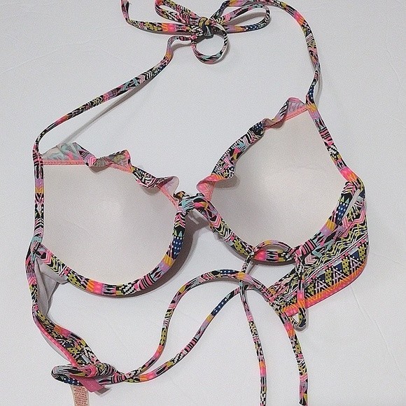 Victoria's Secret Tribal Print Ruffled Halter Padded Bra Bikini Swimsuit Top 34A - Picture 5 of 6